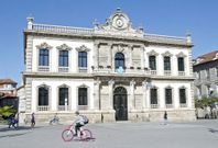 El inventario de 1999 otorga un valor de 825.000 euros al edificio de la Casa Consistorial. 