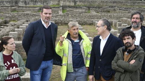 Sandra Quintas e Jos Lpez Campos,  esquerda, durante a visita