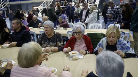 Degustacin de las raciones distribuidas por el Da de Narn.