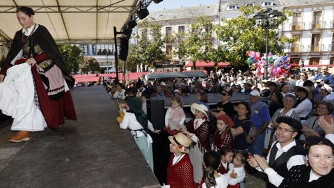 Foto de archivo del Mercado da Primavera en la Praza de Santa Mara