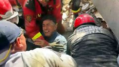Rescate de un superviviente tras los terremotos de Venezuela