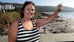 Ana Marta, ayer en la playa de Cai�n
