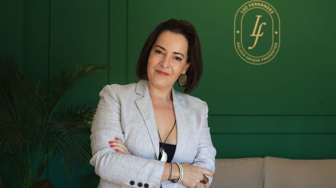 Luz Fern�ndez, en la inmobiliaria de lujo que abri� en Pontevedra hace un a�o.