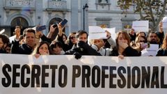 Decenas de periodistas defienden el secreto profesional ante el Supremo