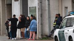 Familiares tras el arresto de sospechosos en Nar�n