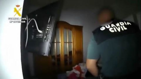 Detenido en Gran Canaria cuando esperaba a su v�ctima dentro de un armario con unas tijeras