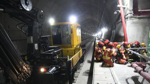 Simulacro de accidente en los t�neles de Pajares