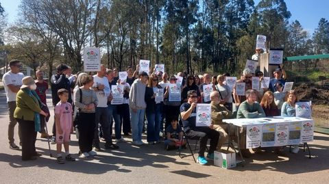 La plataforma vecinal se present&oacute; este s&aacute;bado junto a los terrenos que pretende ocupar el centro de residuos