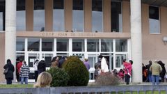 Salida de clases de los alumnos del colegio Xo�n de Requeixo, en Chantada