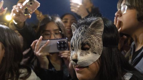 Una adolescente que se siente gata, el pasado s�bado en una concentraci�n de �therians� en Barcelona.