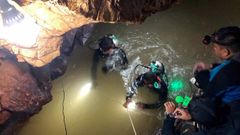 Im�genes de los trabajos de rescate en la cueva donde se perdieron los ni�os tailandeses con su monitor