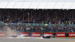 Escalofriante accidente en la primera curva del GP de Gran Breta�a de F�rmula 1 con cinco implicados