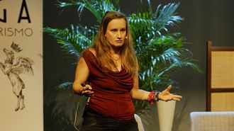Sari Arponen durante su charla en Ourense.