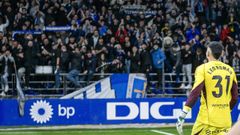 Leo Romn, saludando a la aficin del Real Oviedo