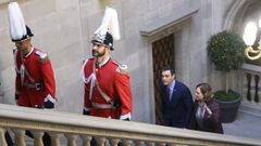 Pedro Snchez y Ada Colau, ayer, en el ayuntamiento de Barcelona