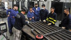 Alumnos del ciclo de FP de soldadura del CIFP Someso, en A Coru�a