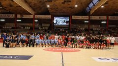 Jugadoras del Guard�s y del Porri�o, en la disputa del Memorial Julio Gilsanz.
