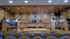El pleno aprob� unas cuentas de 26,8 millones, que incluyen nuevas tarjetas de alimentos para familias vulnerables y 65.000 euros para la residencia de mayores de Torneiros.
