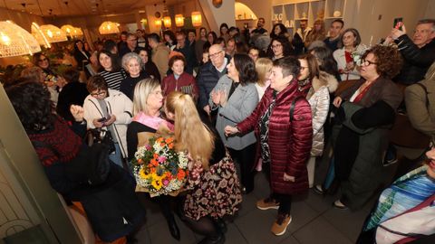 FIESTA SORPRESA POR JUBILACION EN EL RESTAURANTE XOANES A ROSA FERNANDEZ,