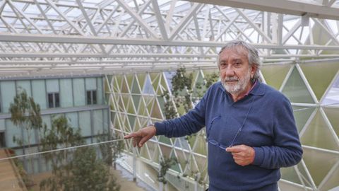 Casin Garca, director xerente de Bandalux Celtic Estores, na nova sede corporativa do grupo en Santiago