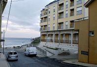 El edificio de Playa Canido, en uno de los lugares m�s privilegiados de Malpica.