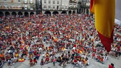 Imagen de seguidores de España en la Praza Maior con motivo de un partido del Mundial del año 2010.