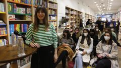 Mar�a Hesse, junto a parte del p�blico que acudi� este jueves a Nobel 