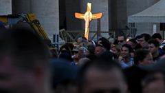 Numerosas personas congregadas en el Vaticano