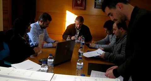 Los portavoces municipales revisaron ayer 175 alegaciones.