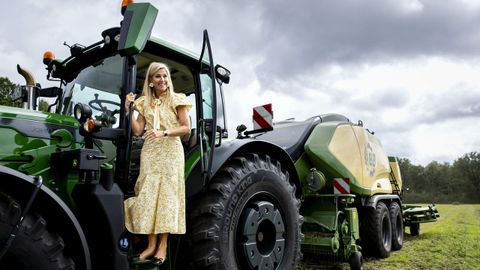 M�xima, subida a un tractor