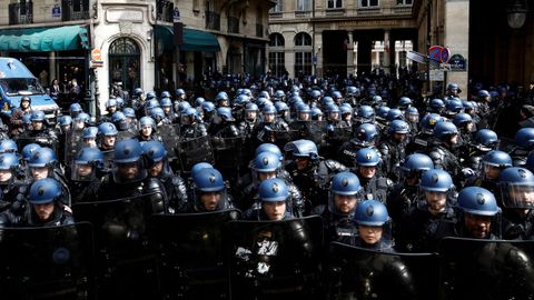 Un amplio dispositivo policial estaba desplegado ante la sede del Consejo Constitucional en Pars.