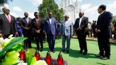 La delegaci�n de siete l�deres africanos rindi� homenaje a las v�ctimas de la ocupaci�n rusa en Bucha.