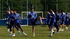 Jugadores del Deportivo durante el entrenamiento en Abegondo