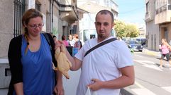 De vivir en una mansi�n en la Gran V�a de Vigo que estaba abandonada han pasado a un piso m�s modesto por el que su benefactor paga 450 euros mensuales. Debido a sus bajos ingresos, habitualmente reciben ayuda alimentaria de la oeneg� viguesa Af�n.