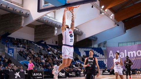 Barrueta complet� un partido sin fallos en el tiro ante el Fibwi en Mallorca