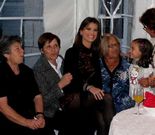 Miss Universo, con familiares y amigas en una visita a Galicia.