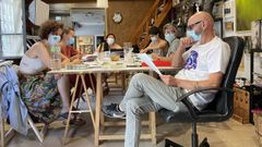 Hermida con su equipo en su estudio de la calle Riego