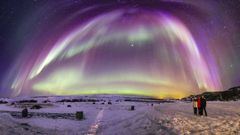 El astrofot�grafo gallego �scar Blanco capt� una aurora boreal en marzo del 2015 durante su viaje a Islandia. La transici�n entre el invierno y la primavera y el verano y el oto�o es una buena �poca para verlas por las horas de luz siempre que haya un pico de actividad solar