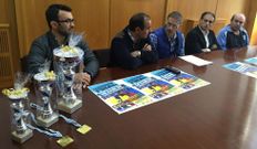 Representantes de Federaci�n, Xunta, Concello y A Cambadela, ayer.