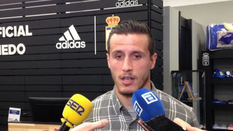 Christian Fern�ndez en la presentaci�n de la nueva Tienda Ofical del Real Oviedo