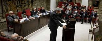 A homenaxe tivo lugar na s� da Real Academia Galega, da que Fern�ndez del Riego foi un dos seus presidentes. Na imaxe, un momento da lectura que fixo o poeta Salvador Garc�a-Boda�o.