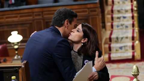 El saludo entre Pedro Snchez y Adriana Lastra