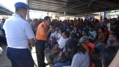 Familiares de las v�ctimas del avi�n siniestrado en Indonesia