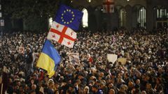 Miles de opositores se echaron a la calles de Tiflis.