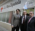 Momento del descubrimiento de la placa en la inauguraci�n. 