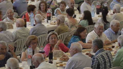 Comida de la tercera edad de Guntn 