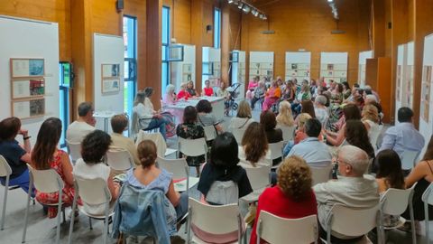 El encuentro �Mujeres Empresarias del Oriente de Asturias: Proyectarse, Reinventarse, Anclarse�, organizado por Mujeres de Empresa en el Centro Cultural Llac�n de Porr�a