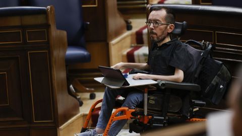 El portavoz de Unidas Podemos en el Congreso, Pablo Echenique, durante el pleno del Congreso este jueves en Madrid