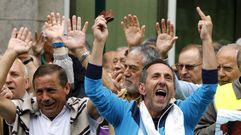 Cientos de emigrantes protestaron ante el Parlamento.