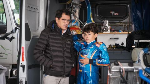 La joven promesa, junto a su abuelo materno, Alejandro Mndez Lpez.